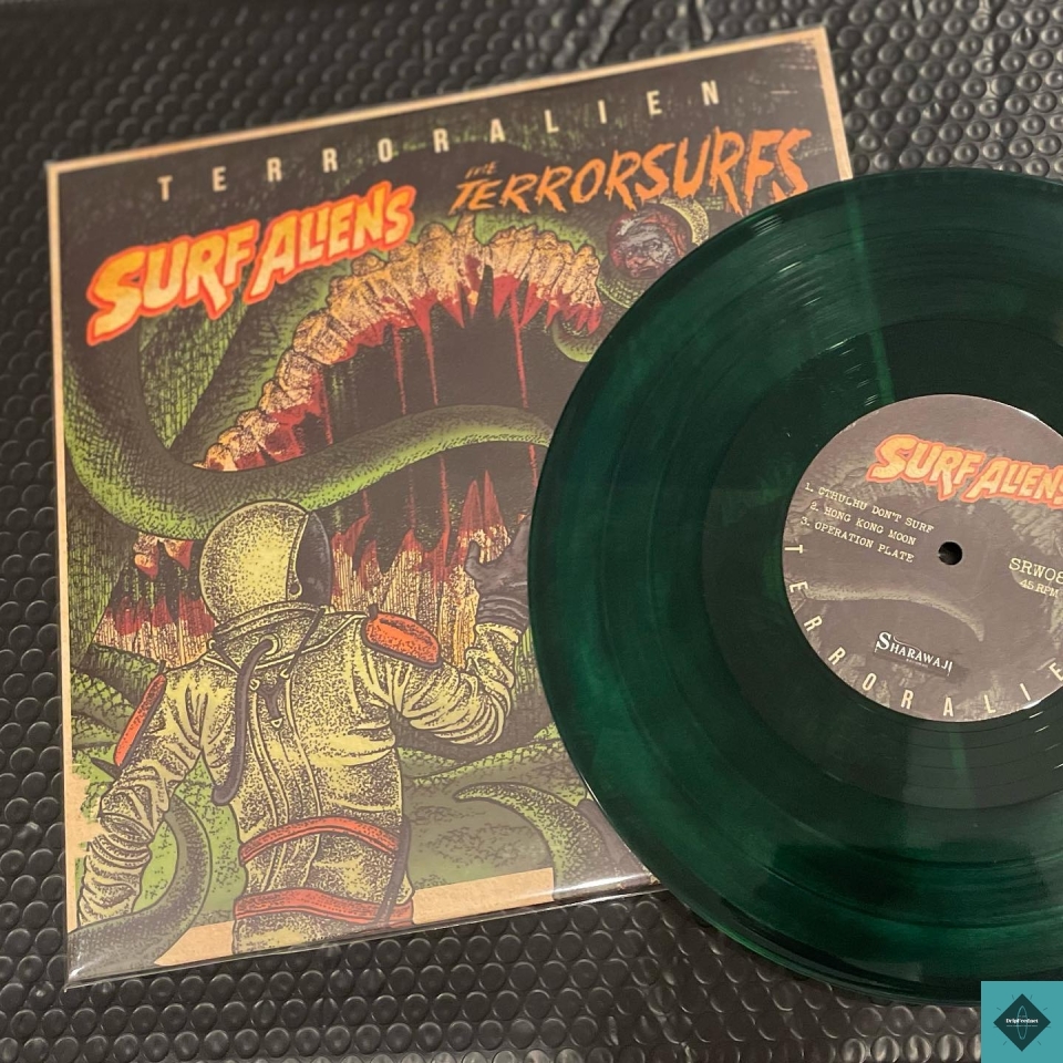 SRW089 TERRORALIEN (150gm 10” Green Smoked Vinyl)BUY IT NOW - https://theterrorsurfs.bandcamp.com/album/terroralien#theterrorsurfs #surfaliens #sharawajirecords #surf #surfmusic #instro #horrorsurf #instrumental #surfrock #birmingham #saopaulo #uksurf #braziliansurf #fender #fenderstratocaster #stratocaster  #fenderjaguar #jaguar #jaguarbass #reverb #twang